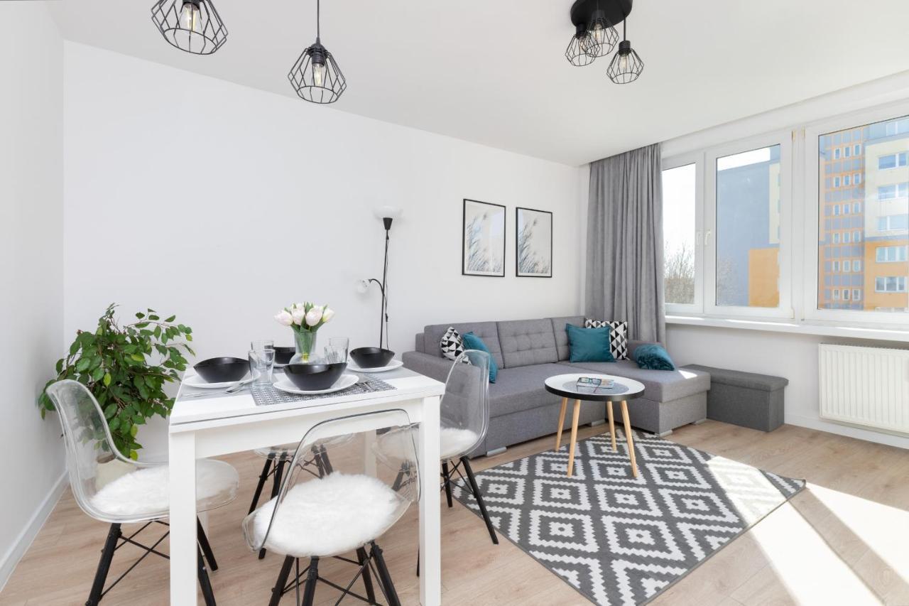 Family With Balcony Warszawska By Renters